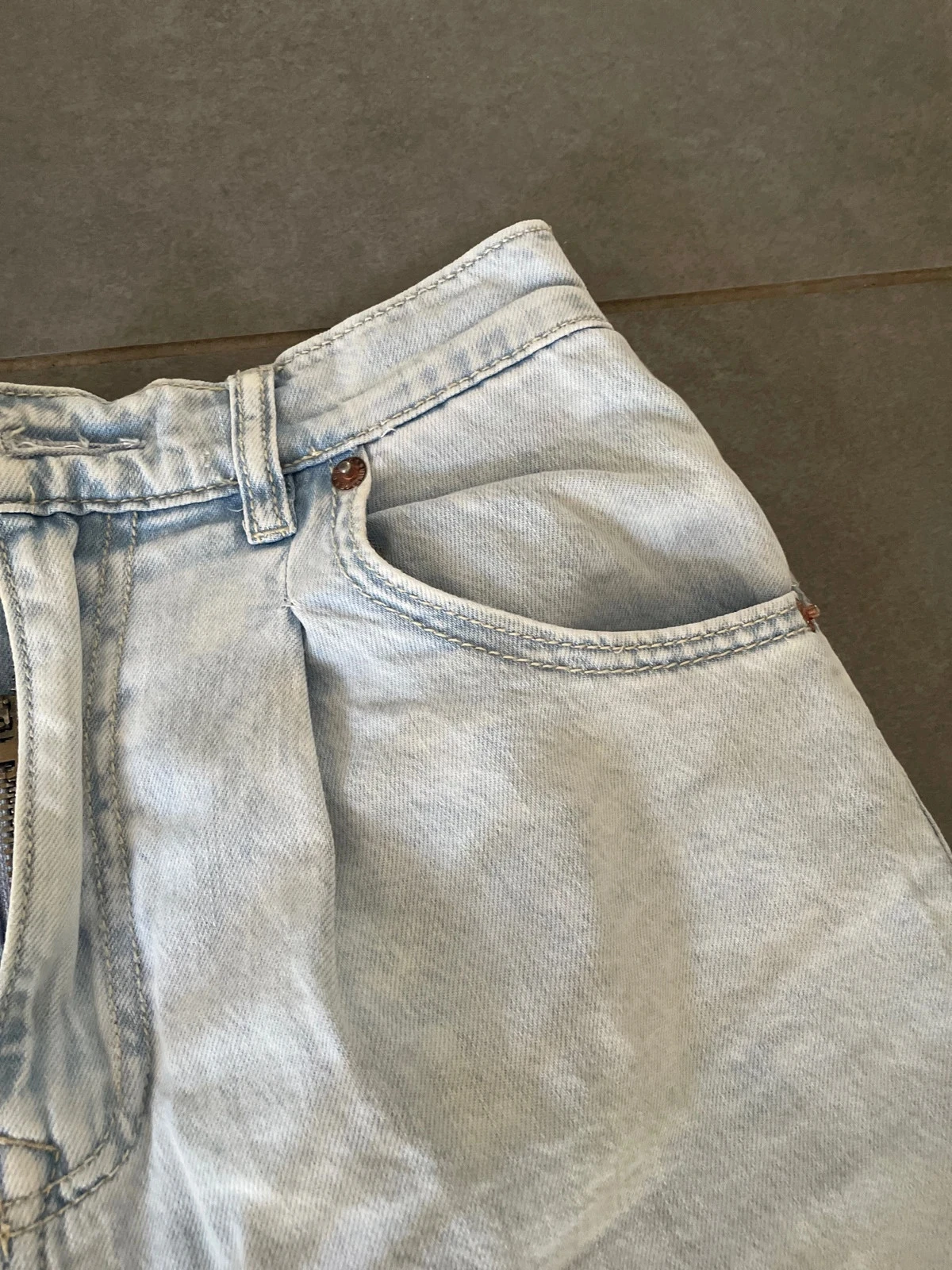 Pantalón corto de Stradivarius en denim, talla 34 para mujer/niña – photo 2